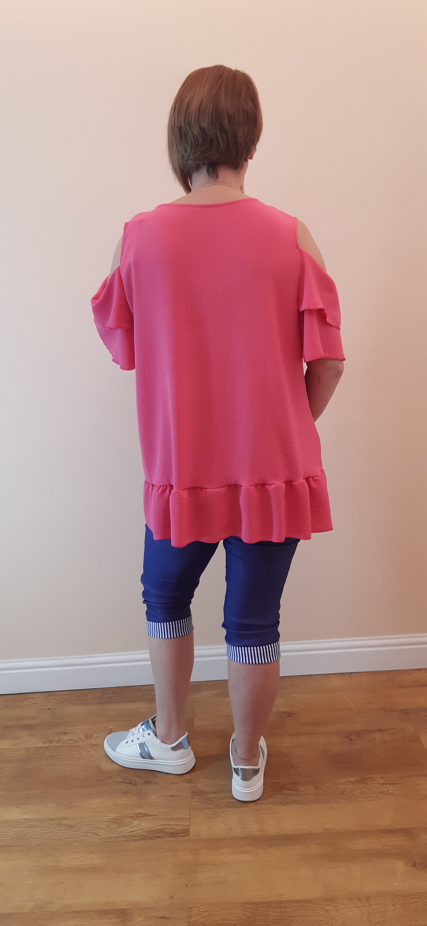 Cold Shoulder Frill Sleeve Top With Necklace
