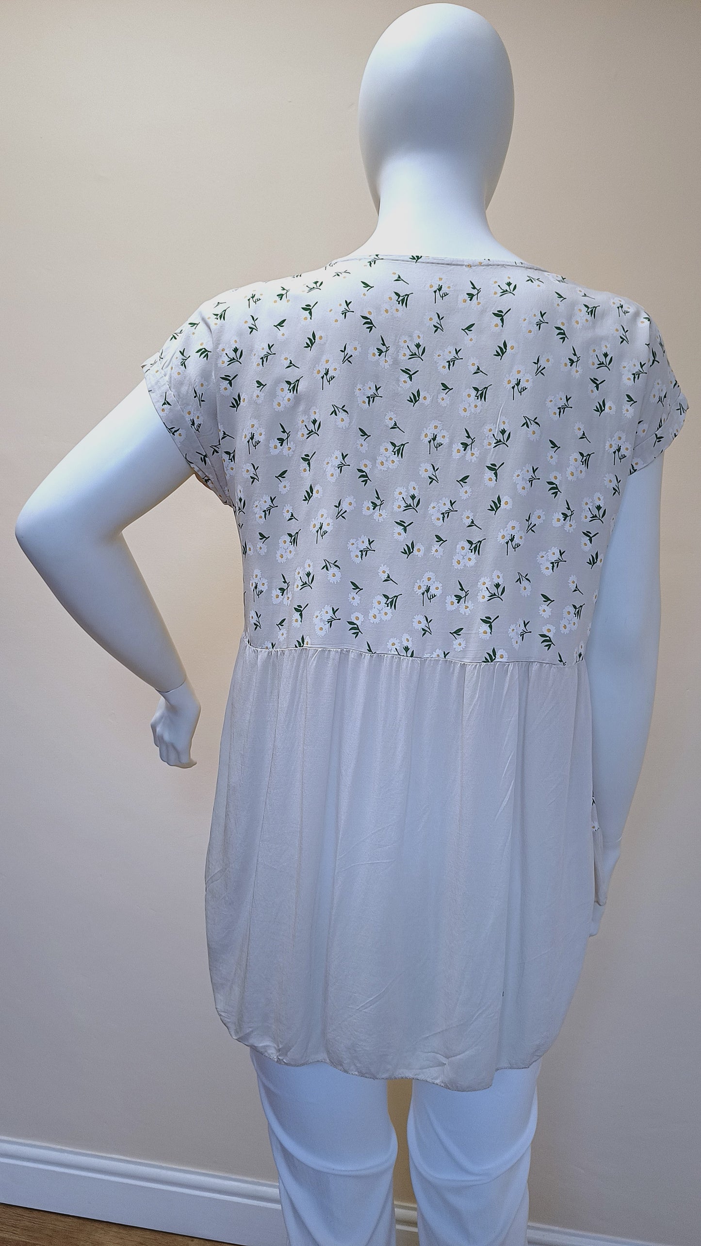 Hi-Low daisy Top