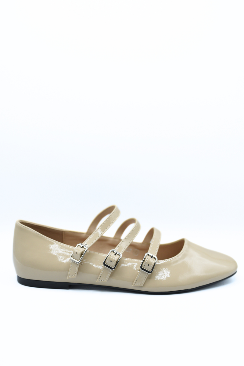 Strappy Buckle Detail Flat Shoes