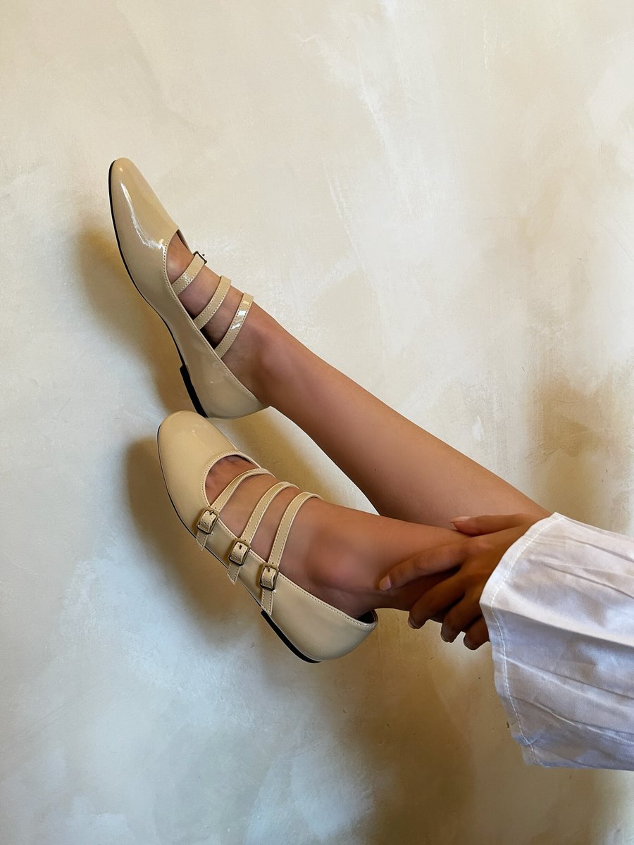 Strappy Buckle Detail Flat Shoes