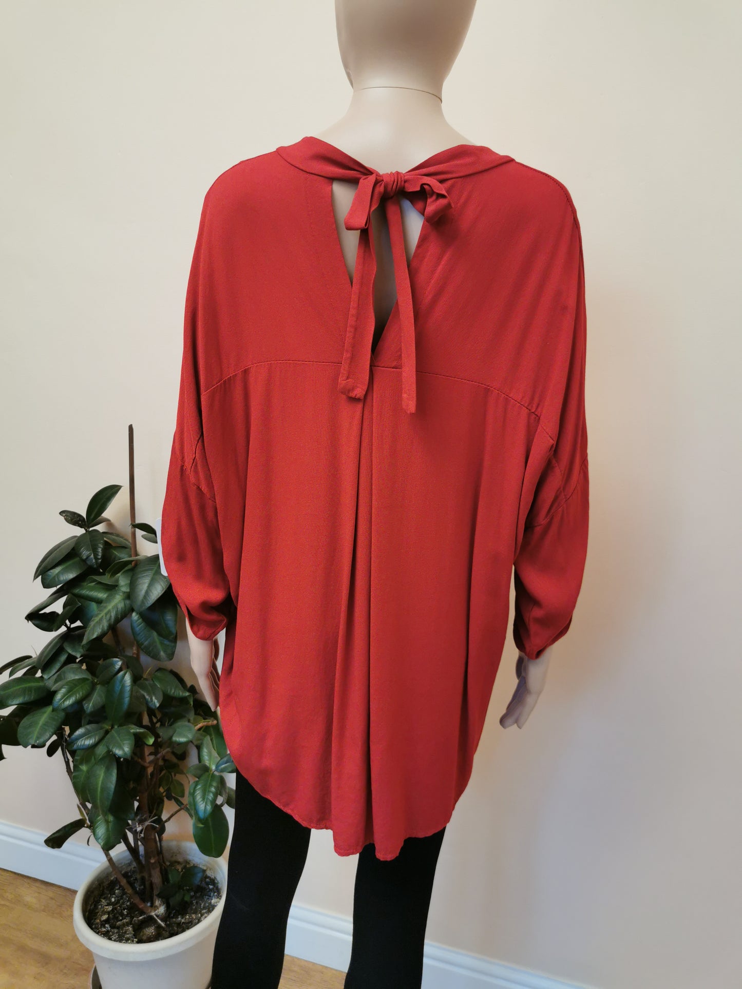 V Neck V Back Tie Red Top